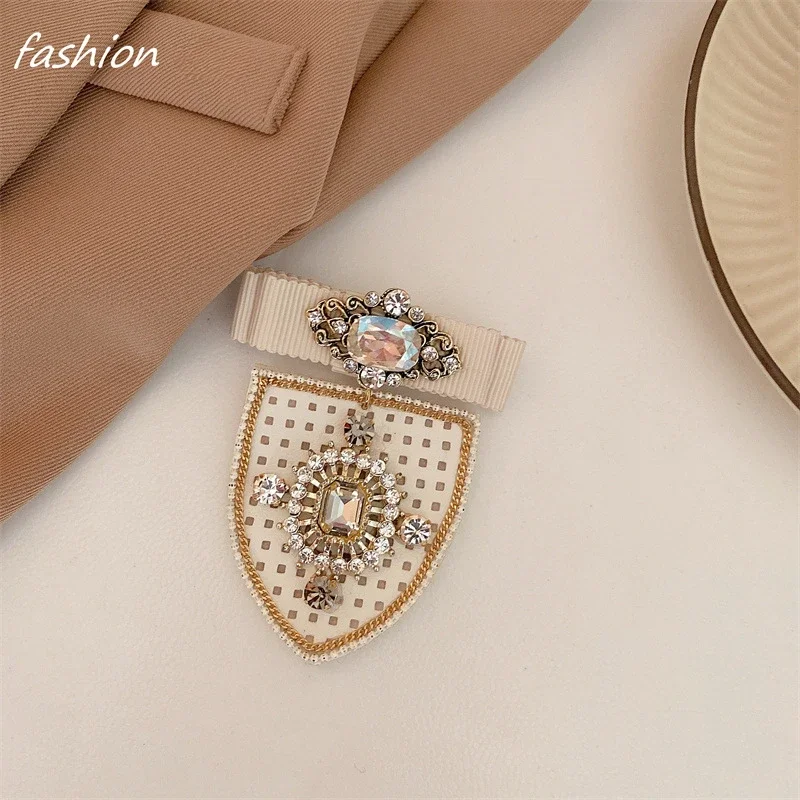 Vintage Medieval Niche Court Style Brooch Small Fragrance Baroque Design Brooch Temperament Women\'s Clothing Accessories Corsage