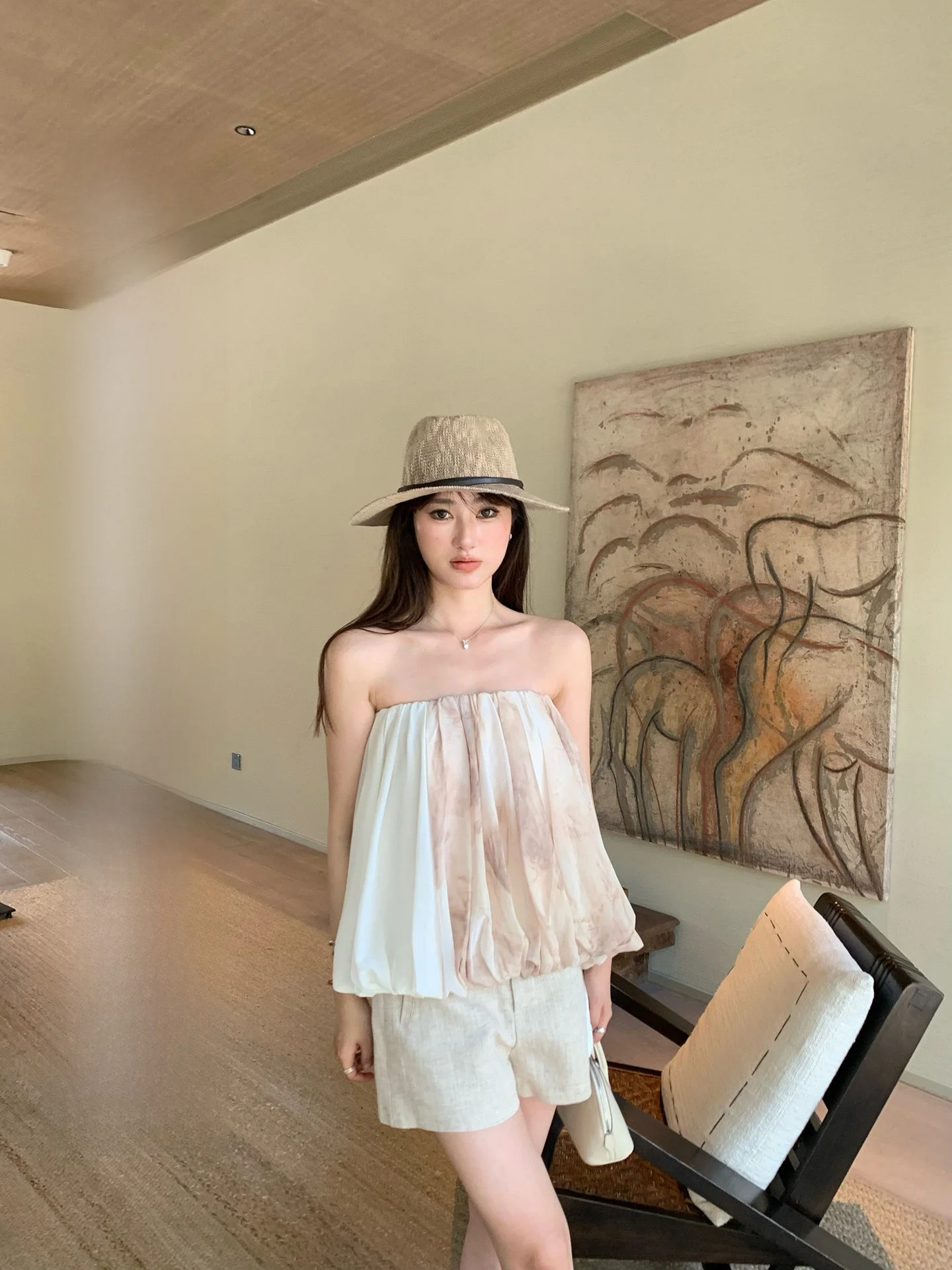 

Модный белый топ-бюстье свободного кроя с арочным дизайном, открытыми плечами, цветочным принтом, эффектом похудения, прямым кроем, из полиэстера