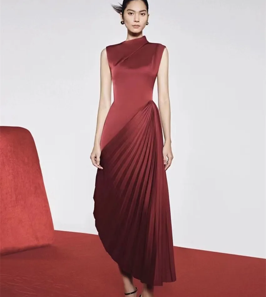 Runway New Spring Satin Irregular Pleated Party Long Dress Elegant Women Wine Red Sleeveless Half High Collar Slim Weeding Dress