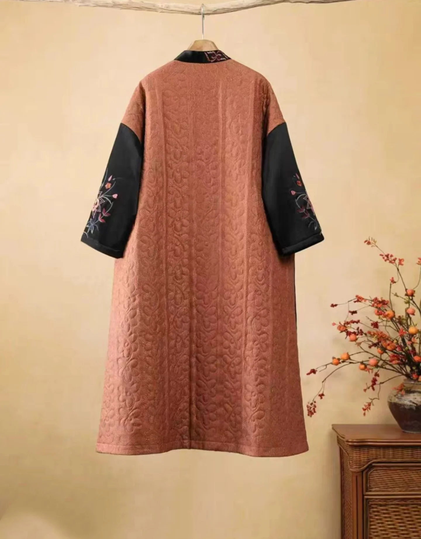 High-end winter clothes Orange black splicing jacquard V-neck  long padding parkas Luxury embroidery Women's outerwears