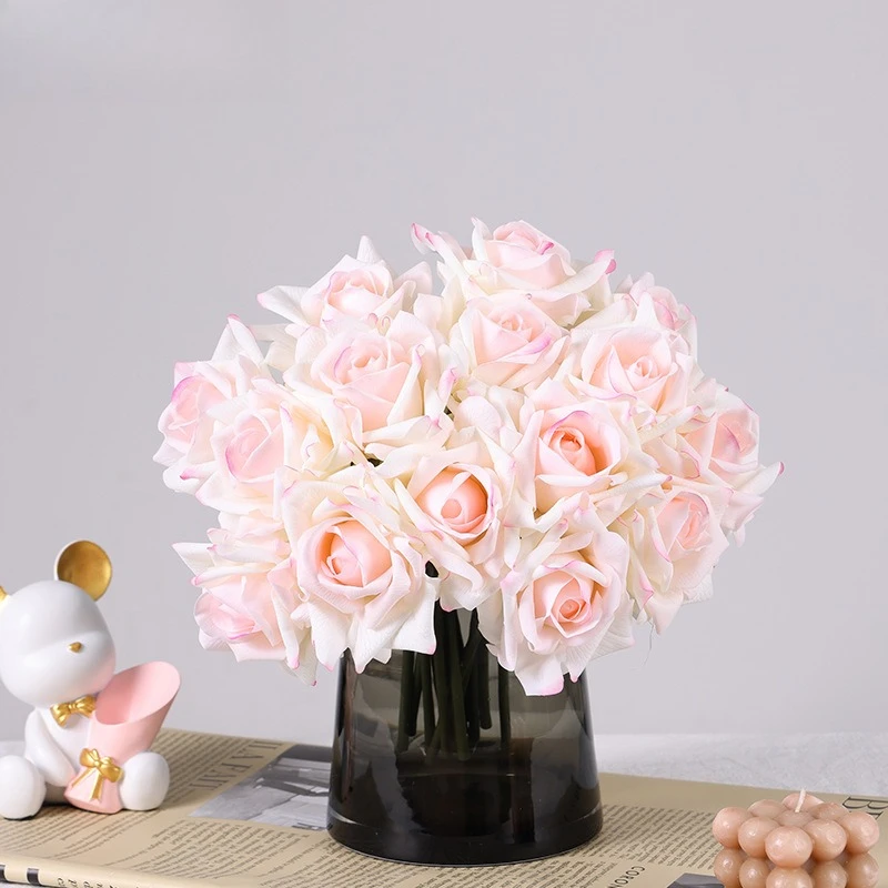

5 High-quality and Moisturizing Rose Simulation Flowers with Soft Floral Arrangements for Brides To Hold Bouquets in Their Hands