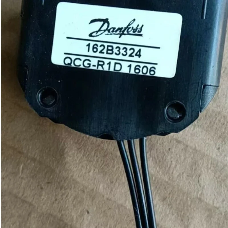 

For Danfoss 162B3324 162B3309 11145231 162B3301 11004981 162B3325 QCG-R1D 1606 Switch Sensor