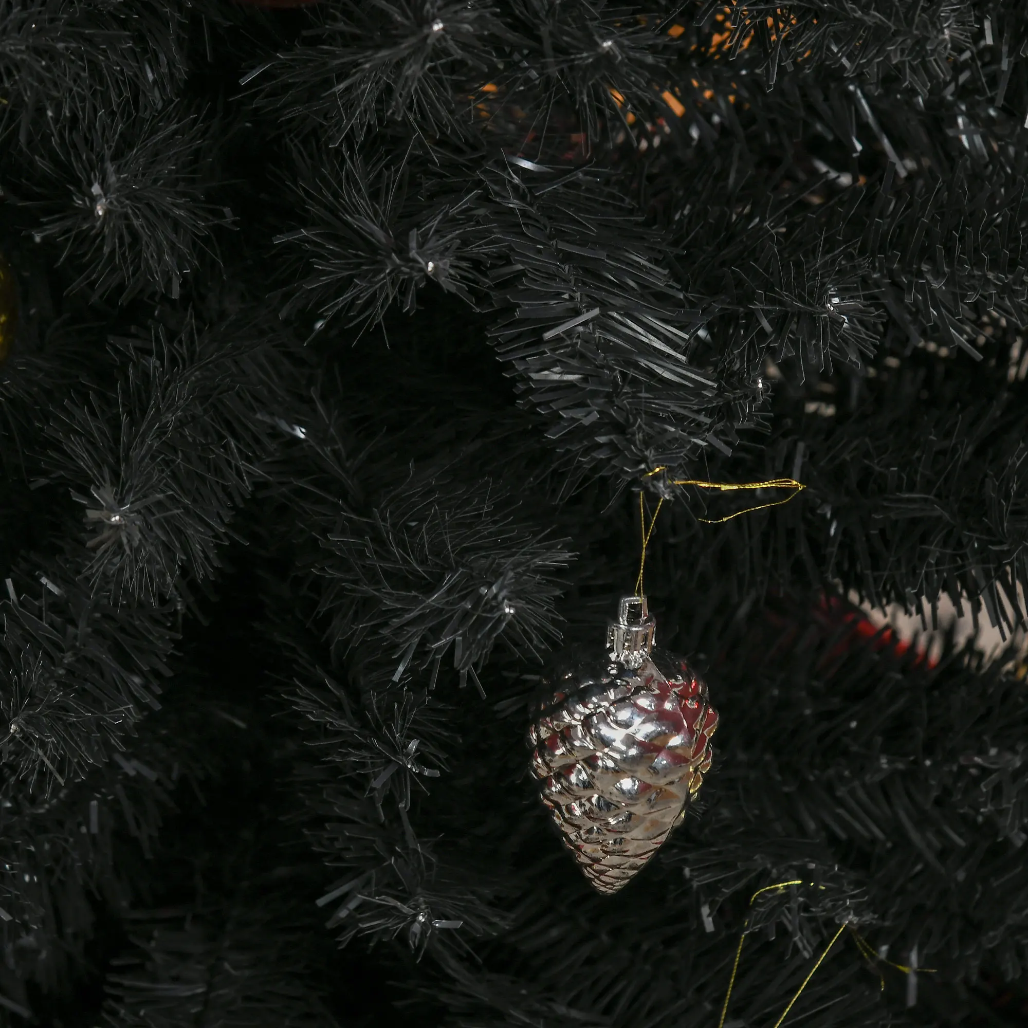 شجرة عيد الميلاد الاصطناعية مقاس 8 بوصات لتزيين العطلة الداخلي الواقعي، باللون الأسود #5
