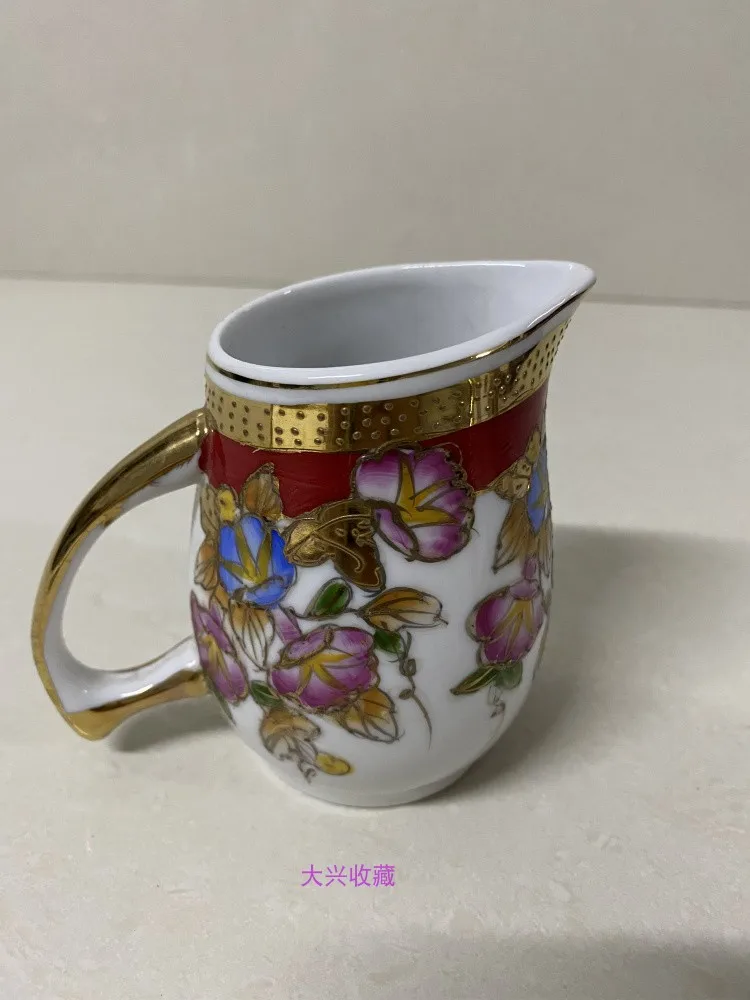 In the 1970s and 1980s, Chaozhou Fengxi Kiln produced old factory goods, ceramics, and old porcelain, as well as fair cups