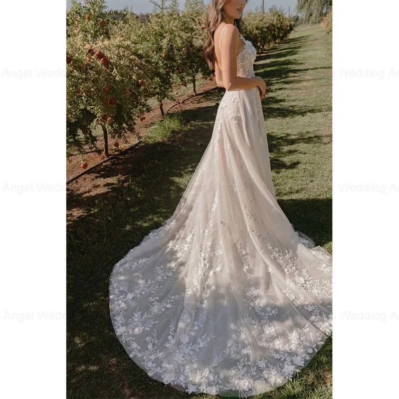 Elegant A Line Wedding Dresses Appliques Lace Spaghetti Strap Pleat Court Train Customised Vestido De Casamento