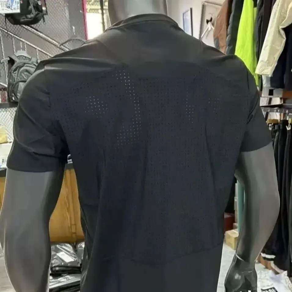 Muscle fitness exercise, quick drying, breathable, sweat wicking, tight fitting short sleeved, dark patterned top T-shirt, slim