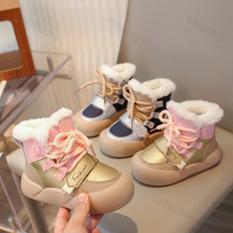 الأطفال أحذية الثلوج 2025 شتاء دافئ أفخم مريحة المضادة للانزلاق أحذية قطنية الموضة الباردة واقية سميكة وحيد منصة أحذية بوت قصيرة