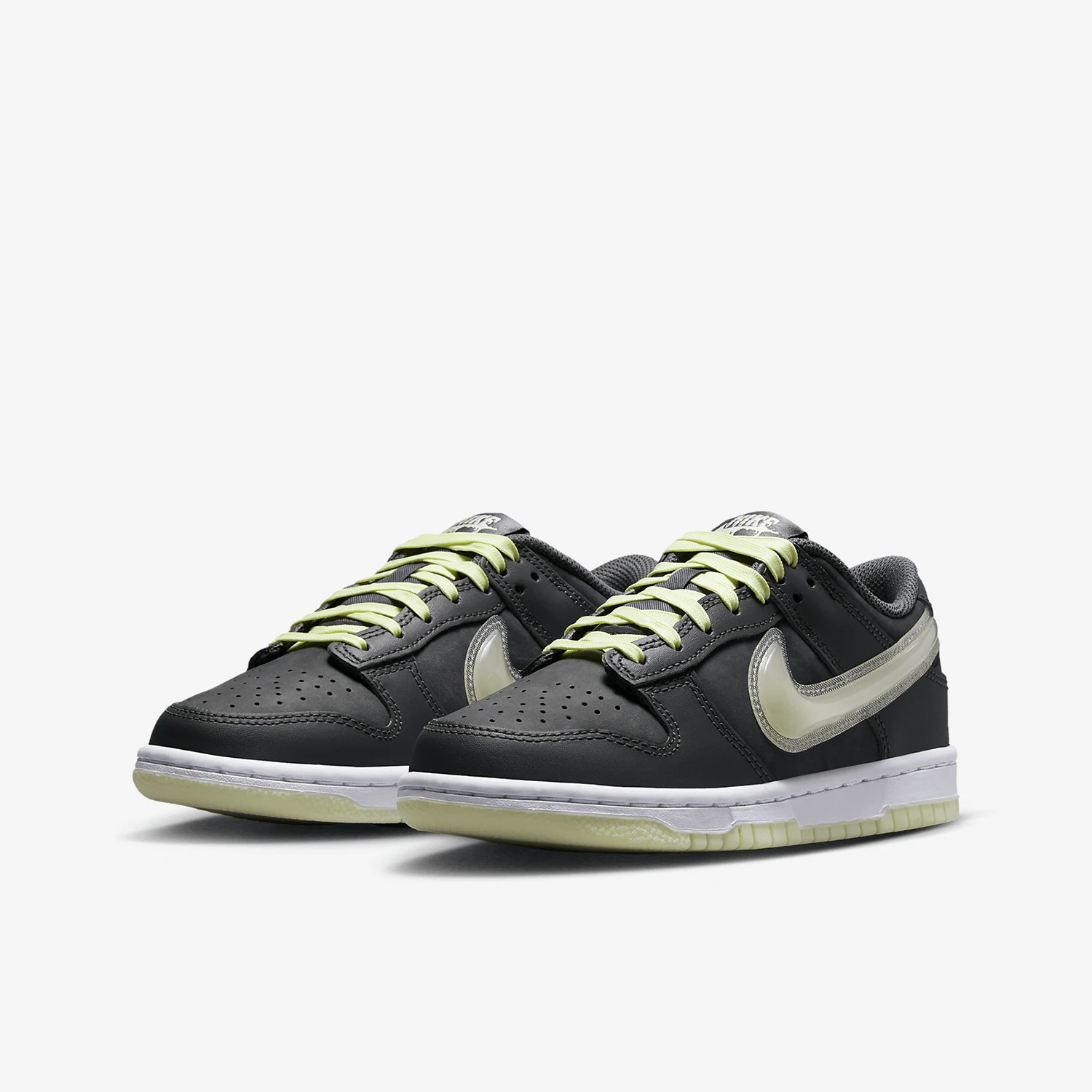 

Обувь для скейтбординга Nike Authentic Dunk Low GS для школьниц HQ3569-068