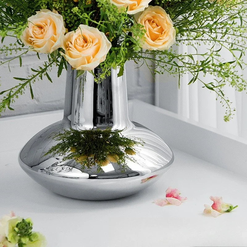 Simple stainless steel vase, light luxury model house soft decoration living room ornament flower arrangement