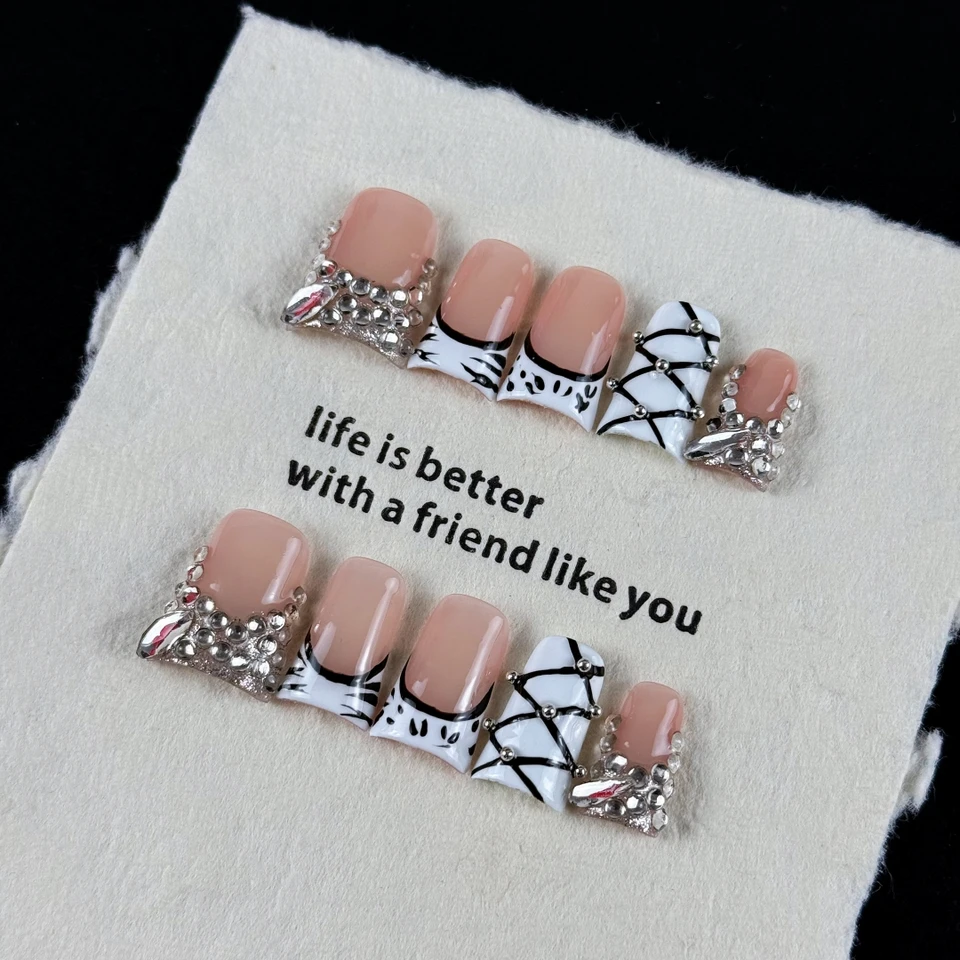 10 piezas de uñas postizas hechas a mano de alta gama, estilo lujoso pero minimalista, con patrón de cebra pintado a mano y diamantes brillantes 3