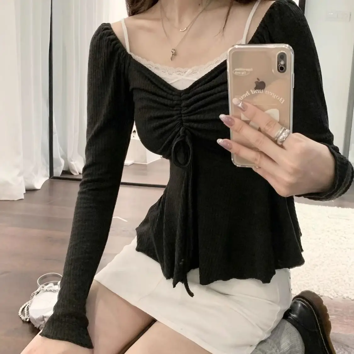 Hong Kong Style Retro Autumn Winter Long Sleeved Top Women New Commuter Outfit Cinched Waist Ruffled Edges Bubble Sleeves Trendy