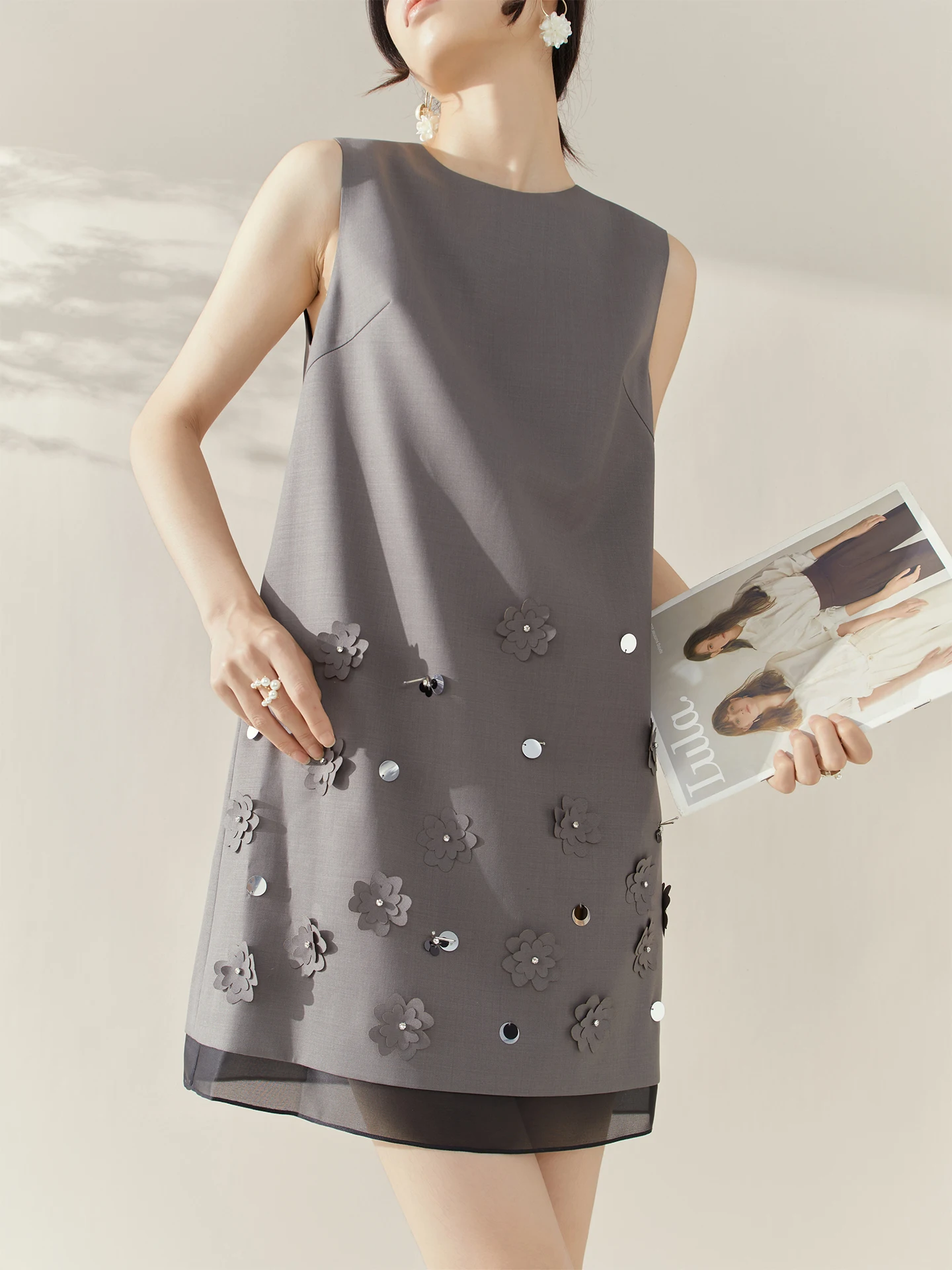Francuska Moda Elegancka Socjeta Koraliki Naszywki 3D Kwiatowa Okrągły Dekolt Bez Rękawów Luźna Sukienka Trapezowa Codzienna Krótka Sukienka Damska Letnia