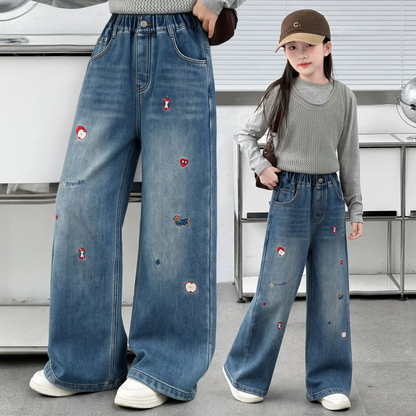 Girls Wide Leg Jeans New Style Teen Children Straight-Leg Denim Pants Spring Autumn Junior Kids Trousers with Apple Embroidery