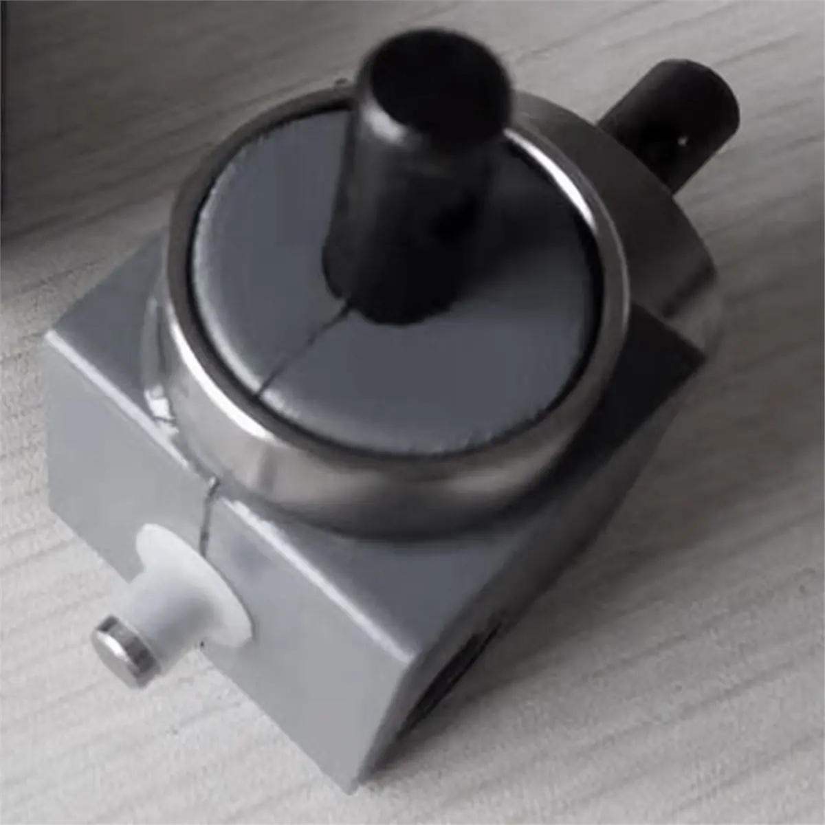 2026 New 90 Degree Reversing Angle Gear Small Bevel Right Angle Commutator Ratio 1:1 Shaft Diameter 8MM 1 Module 20 Tooth