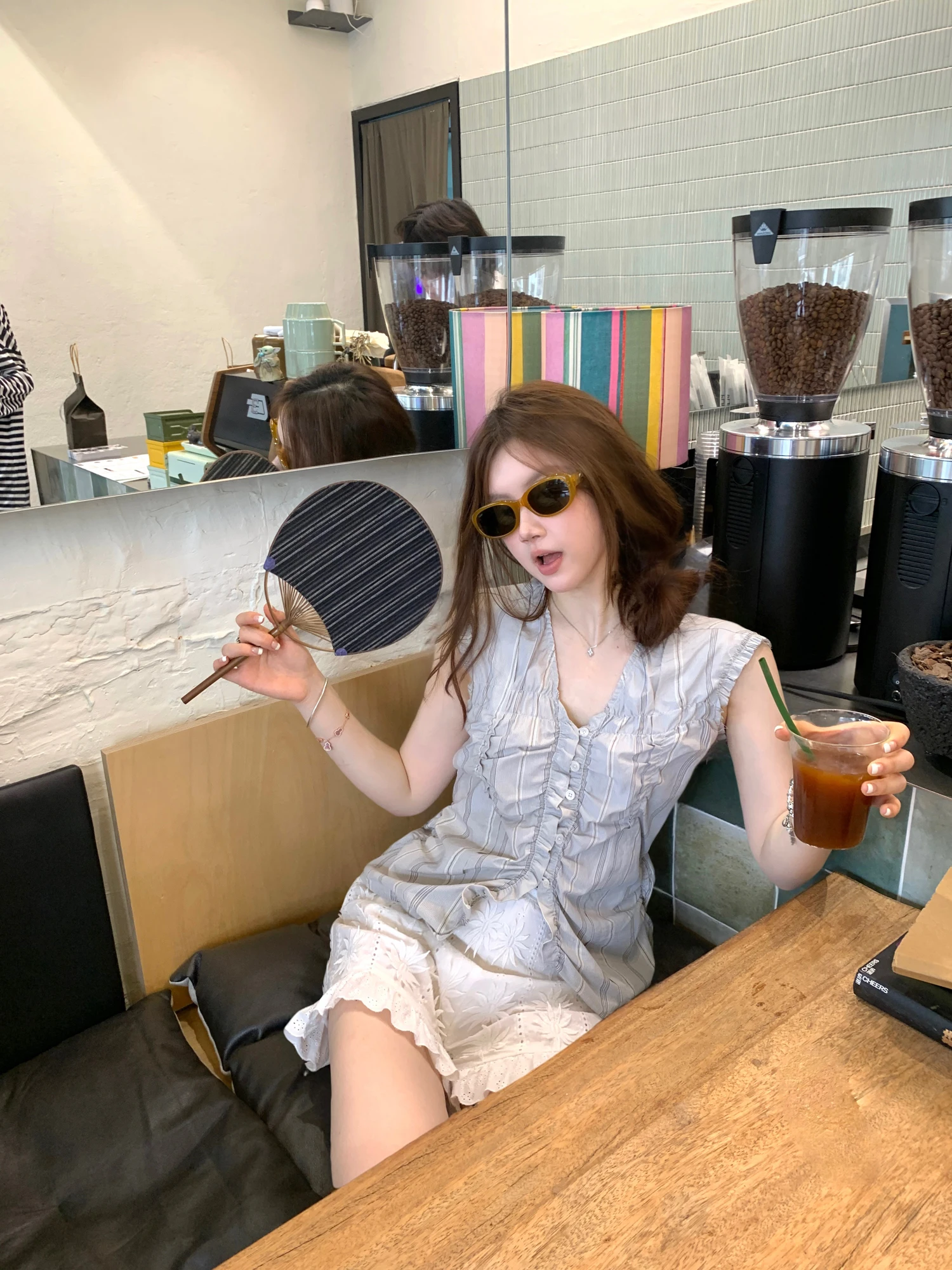 

Летний легкий топ Realzz в полоску с плиссировкой, женская блузка во французском стиле, свободного кроя, дышащая, из тонкого хлопка, с V-образным вырезом