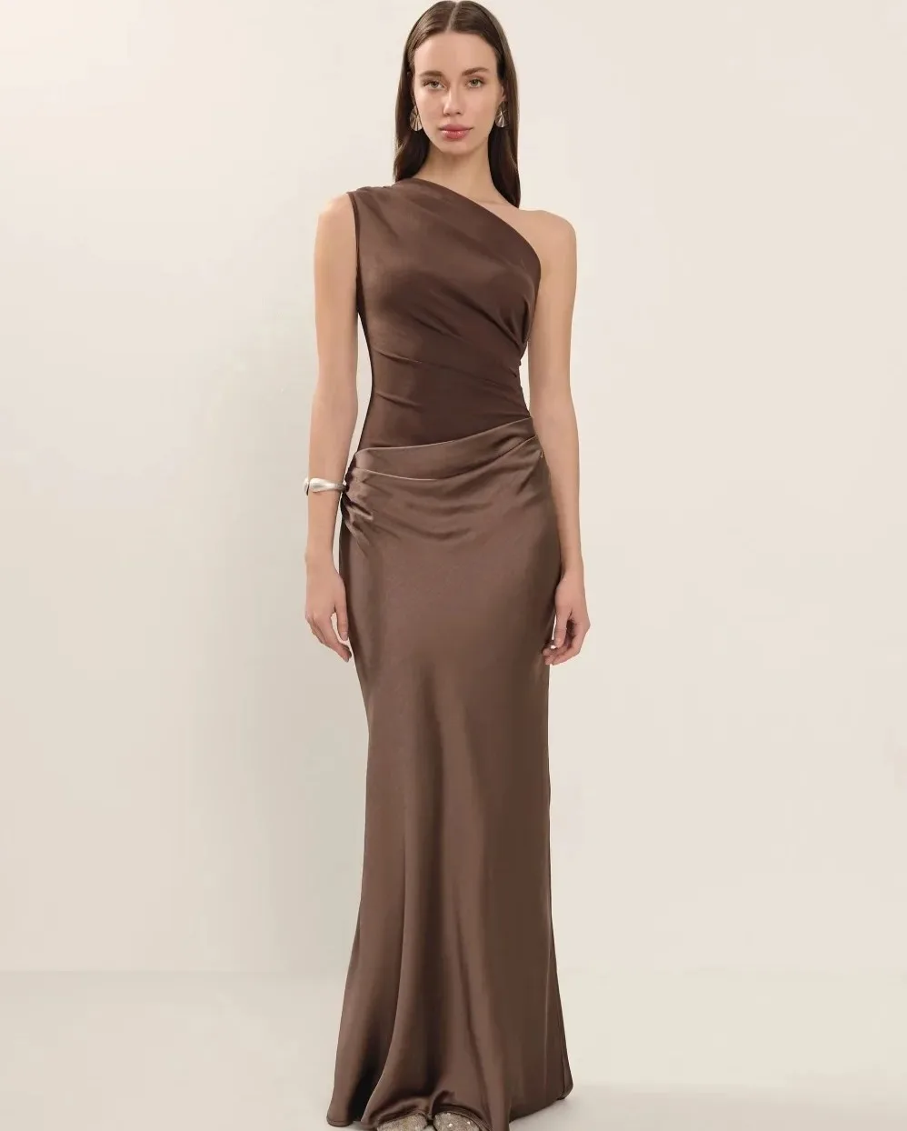 

Brown One Shoulder Evening Dresses 2025 Satin Sleeveless Pleated Prom Pageant Party Gowns Christmas Robe De Soiree