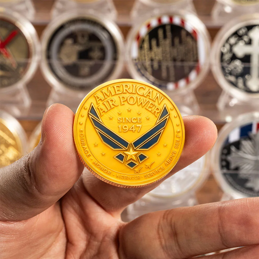 عملة المجموعة المطلية بالذهب للقوات الجوية الأمريكية منذ عام 1947 عملة تذكارية للطاقة الجوية الأمريكية
