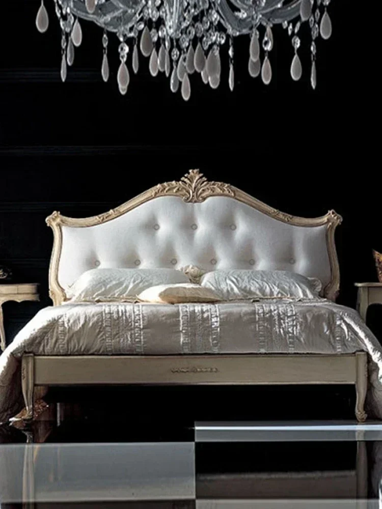 Long - lasting New European style log 1.8m double bed master bedroom wedding bed, white fabric soft bag, pull buckle, light