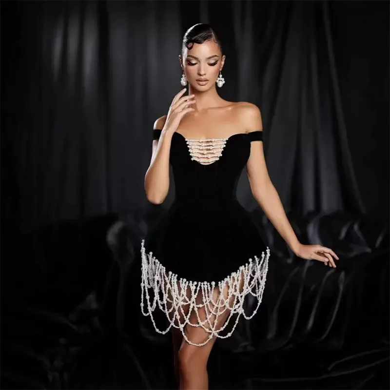 あなたのバンプカーブ光沢のあるクールなメタリッククリスタル V ネックノースリーブバックレスカットアウトタイトミニセクシーなレディースカーニバルパーティーラインストーン