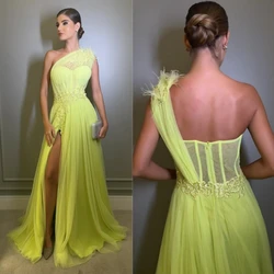 Customized    Tulle Feather Embroidery Valentine's Day A-line One-shoulder Bespoke Occasion  Floor Length