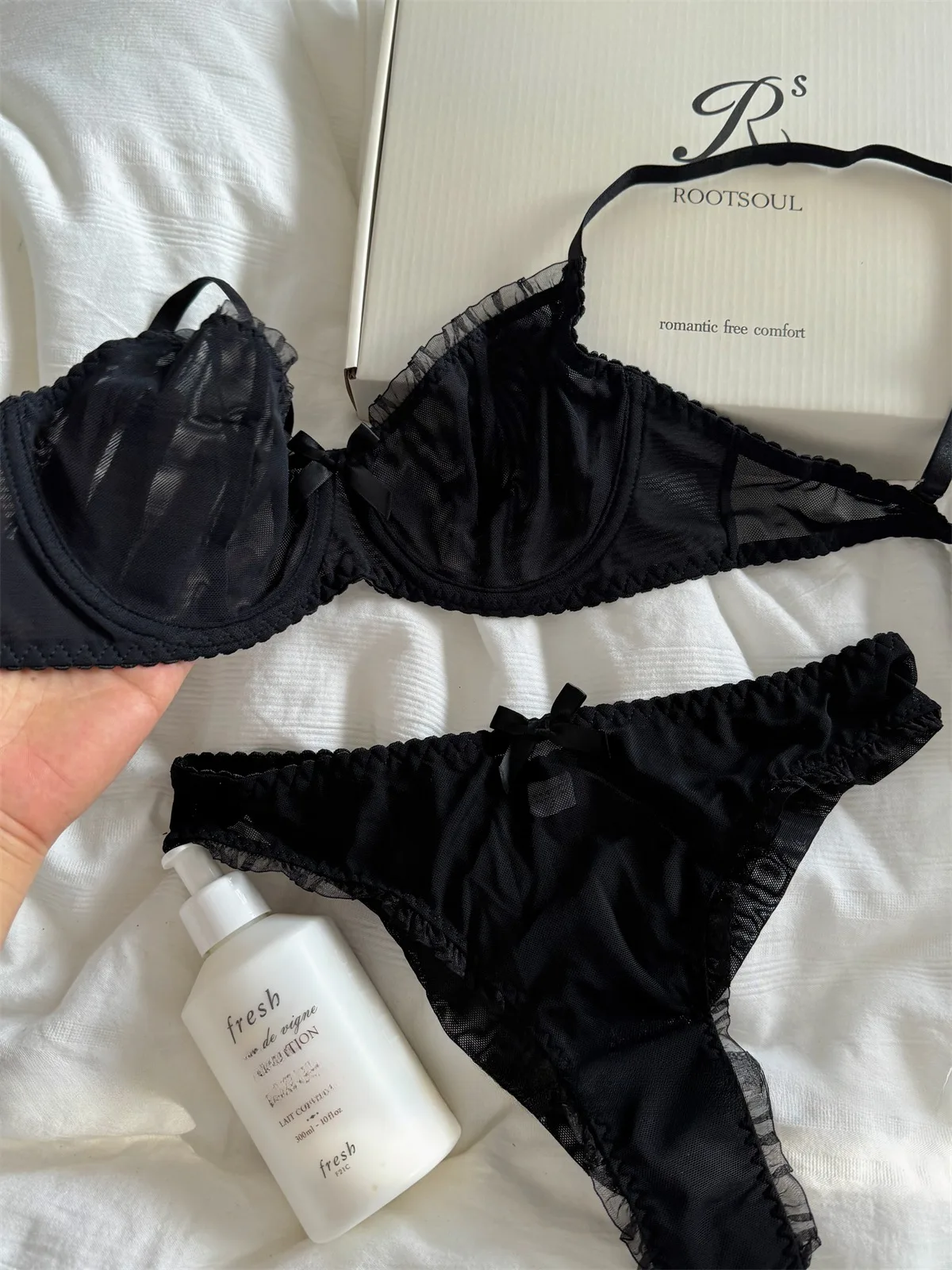 Black lace mesh lingerie feel underwear thin bra gathered up support large breasts show small bra set