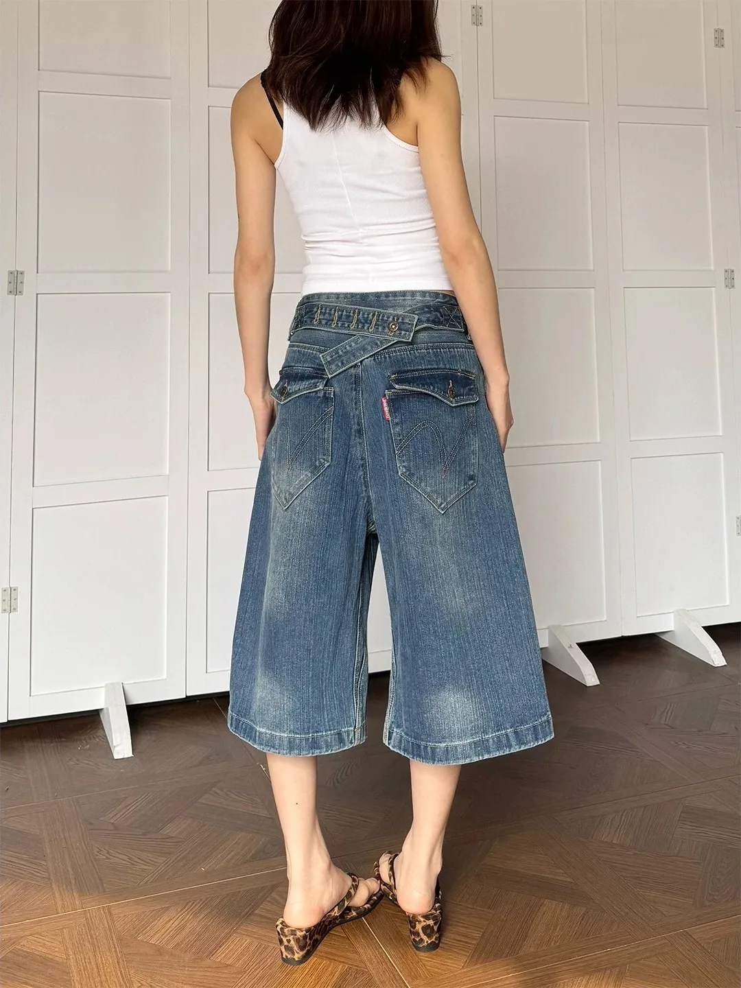 Calças Jeans Soltas de Perna Larga com Fivela Paris para Homens e Mulheres, Design Americano de Verão, Calças Médias Soltas com Textura de Bambu