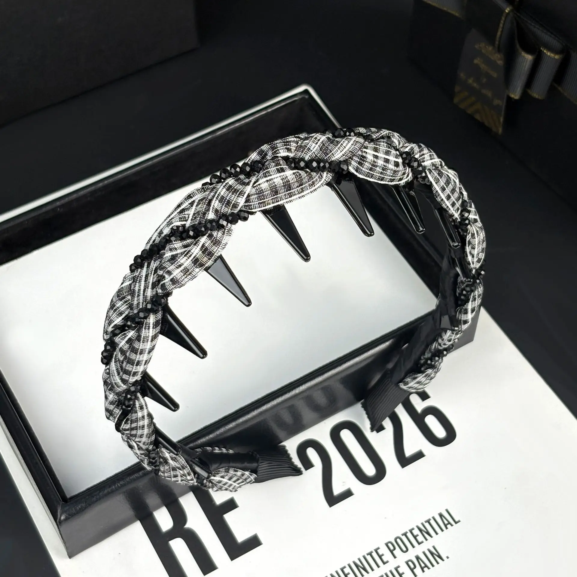 Korean plaid black woven rhinestone headband women's toothed non-slip light luxury fashion headgear pressure hair wash face head