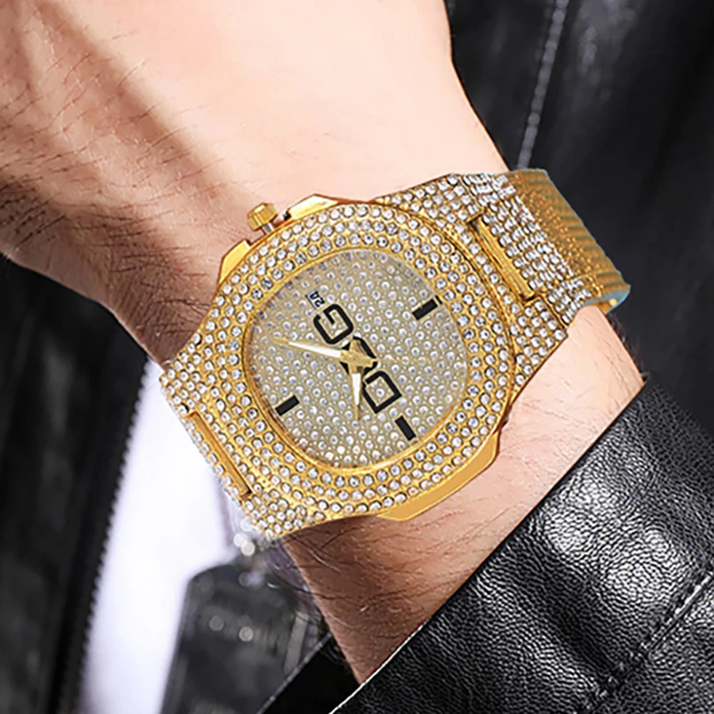 

Luxury Gold Men's Watch Square Full Star Diamonds Large Dial Calendar Quartz Watches Stylish Stainless Steel Male Clock