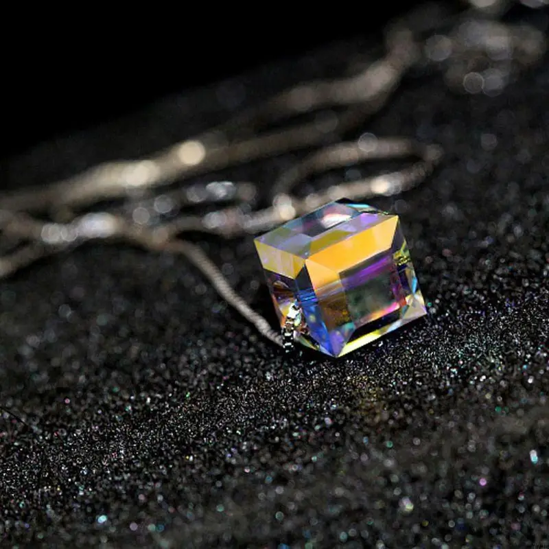 77JB 20in Fashion Square Square Crystal Pingente Colar fêmea Clavicle Chain Presentes para Padre Mãe Amigos amantes