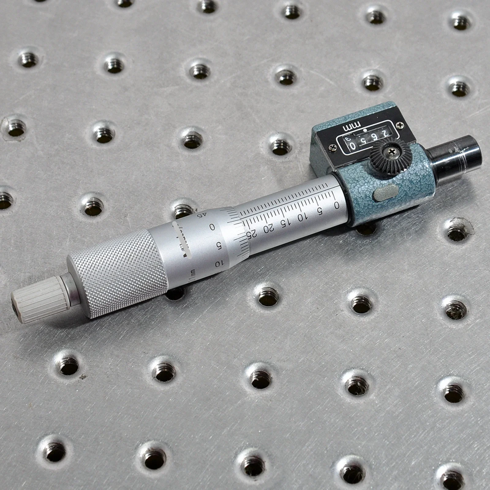 Mitutoyo Micrometer Precision 0.01 Micrometer 0-25mm Precision Installation Diameter 6.33mm Used