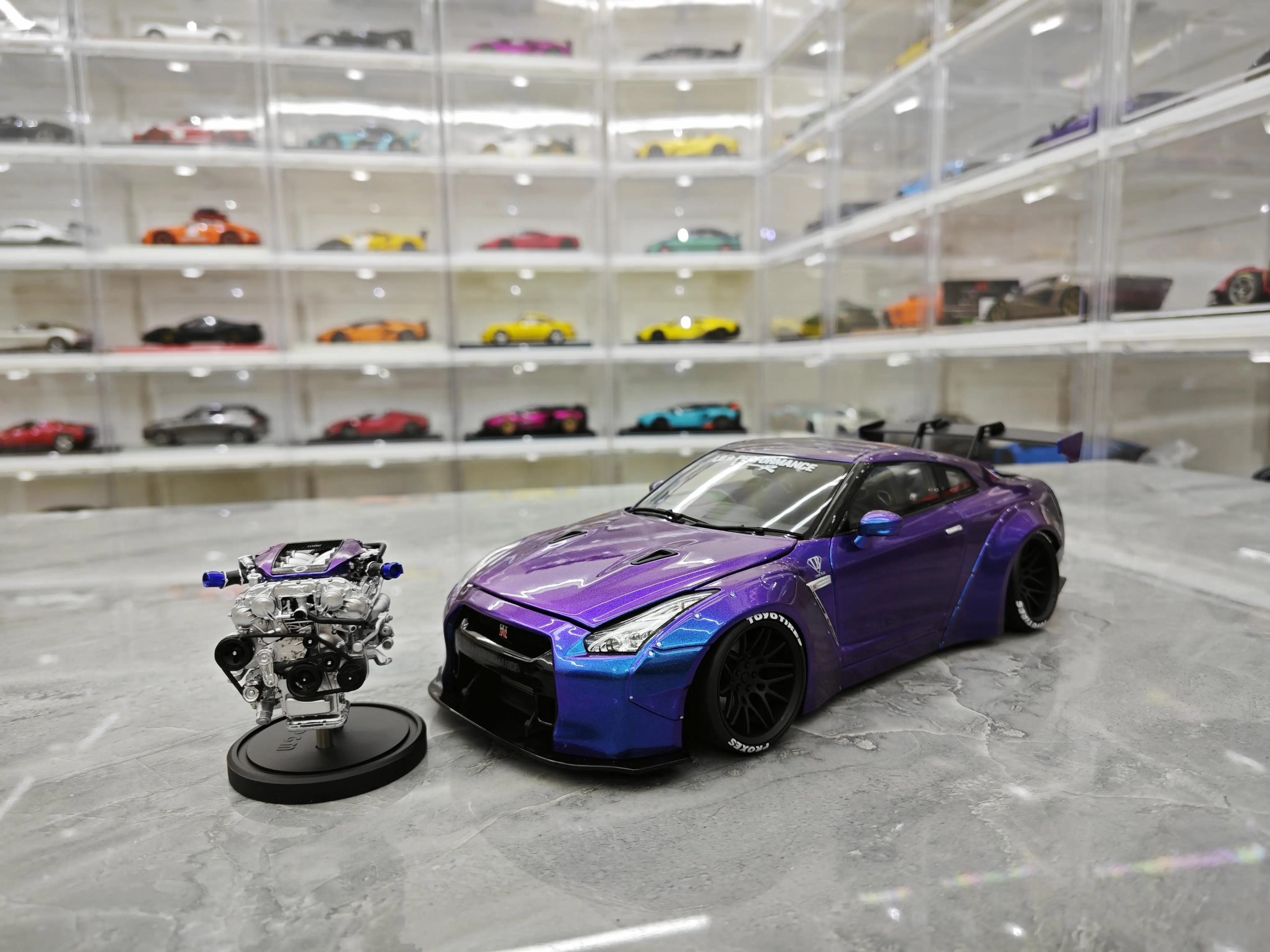 PGM 1/18 For GTR R35 Limited Edition Simulation Alloy Car Model Collection with Engine High-end models Collections Gifts