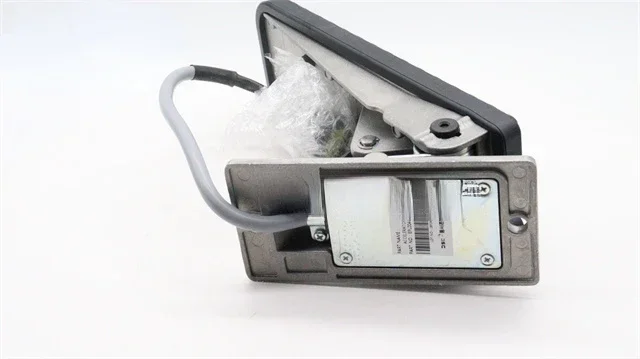 

Pièces De Rechange Originales Chargeur Ont Engagé La Pédale YA00003929 4631747 Pied Composants Pour