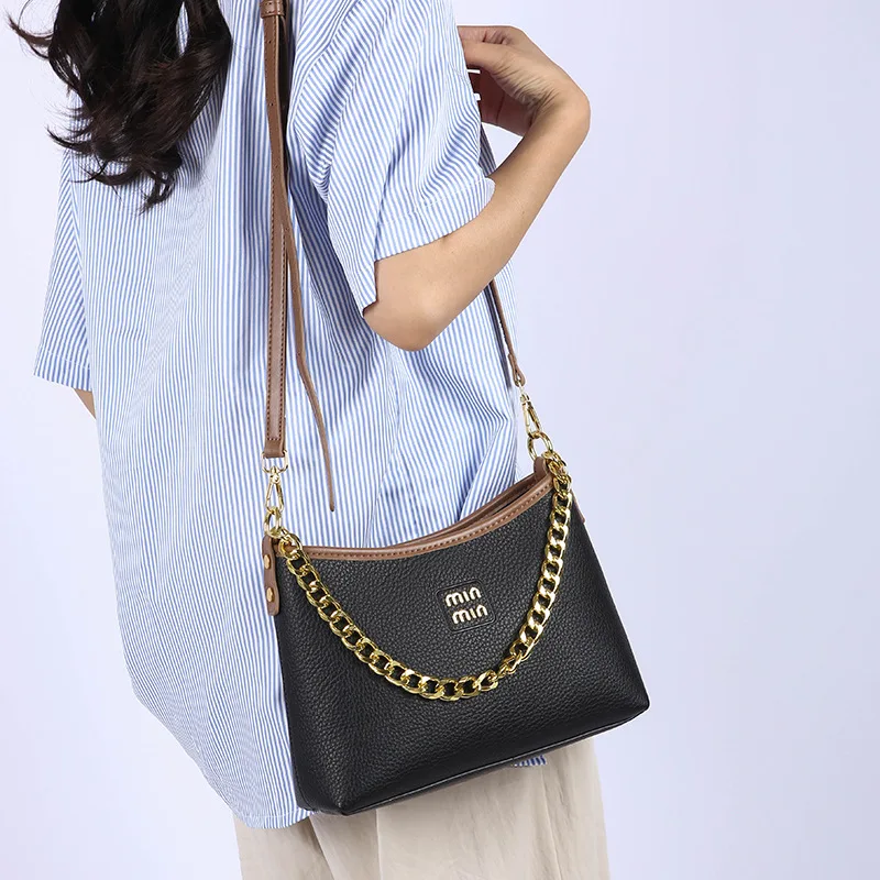 

2026 Новая сумка через плечо большой вместимости. Модельерская повседневная универсальная сумка-мессенджер. Парижская трендовая благородная сумка.