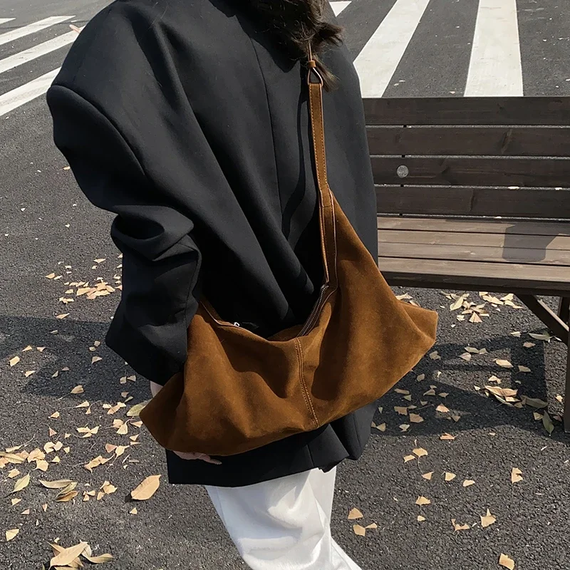 

Autumn Faux Suede Crossbody Bags Lady Simple Design Shoulder Bag 2025 New Trend Suede Hobo Bag Women Vintage Zipper Handbags