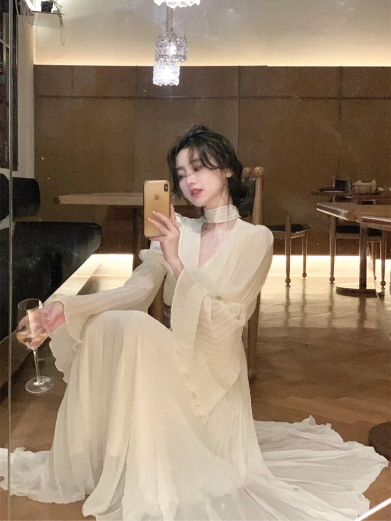 Vestido de fiesta blanco informal con cuello de pico para mujer, vestido de manga larga de estilo francés a la moda, vestido Vintage por debajo de la rodilla elegante 2024