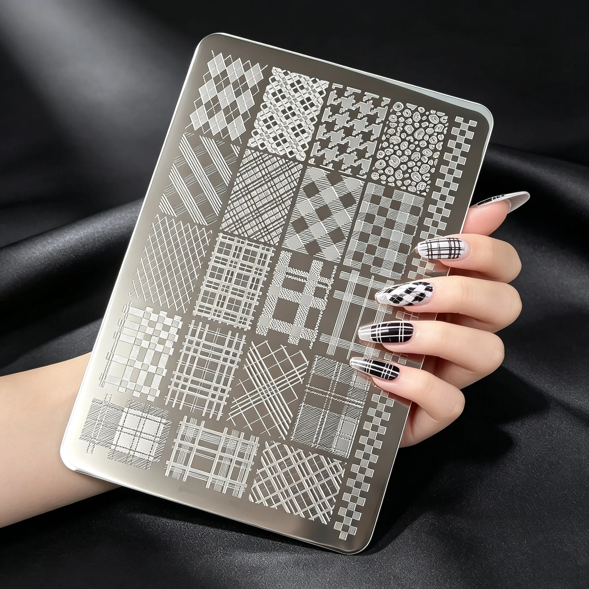 1 pièce Plaque de stamping pour ongles en acier inoxydable, motifs écossais, tissu, grille et textures, pochoir réutilisable pour manucure DIY