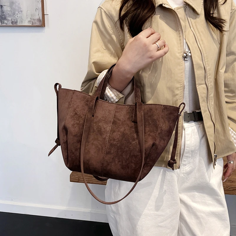 

Elegant Fashion Large Capacity Diaper Bags For Ladies Parisian Inspired Messenger Bag Simple Crossbody Bag Luxury Brand Vintage