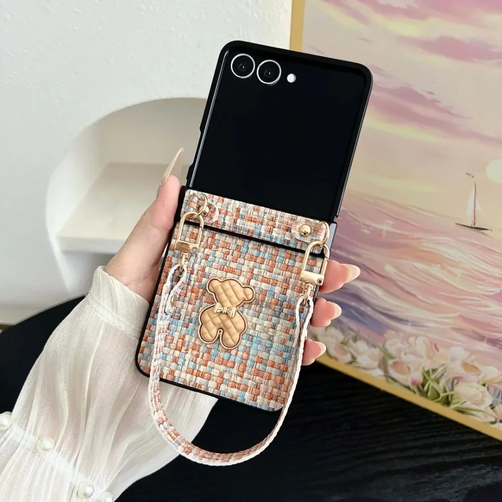

Cute Cartoon Bear Wrist Strap Phone Case for Samsung Galaxy Z Flip7 6 5 4 3 Folding Screen Woven Pattern Hinge Protective Cover