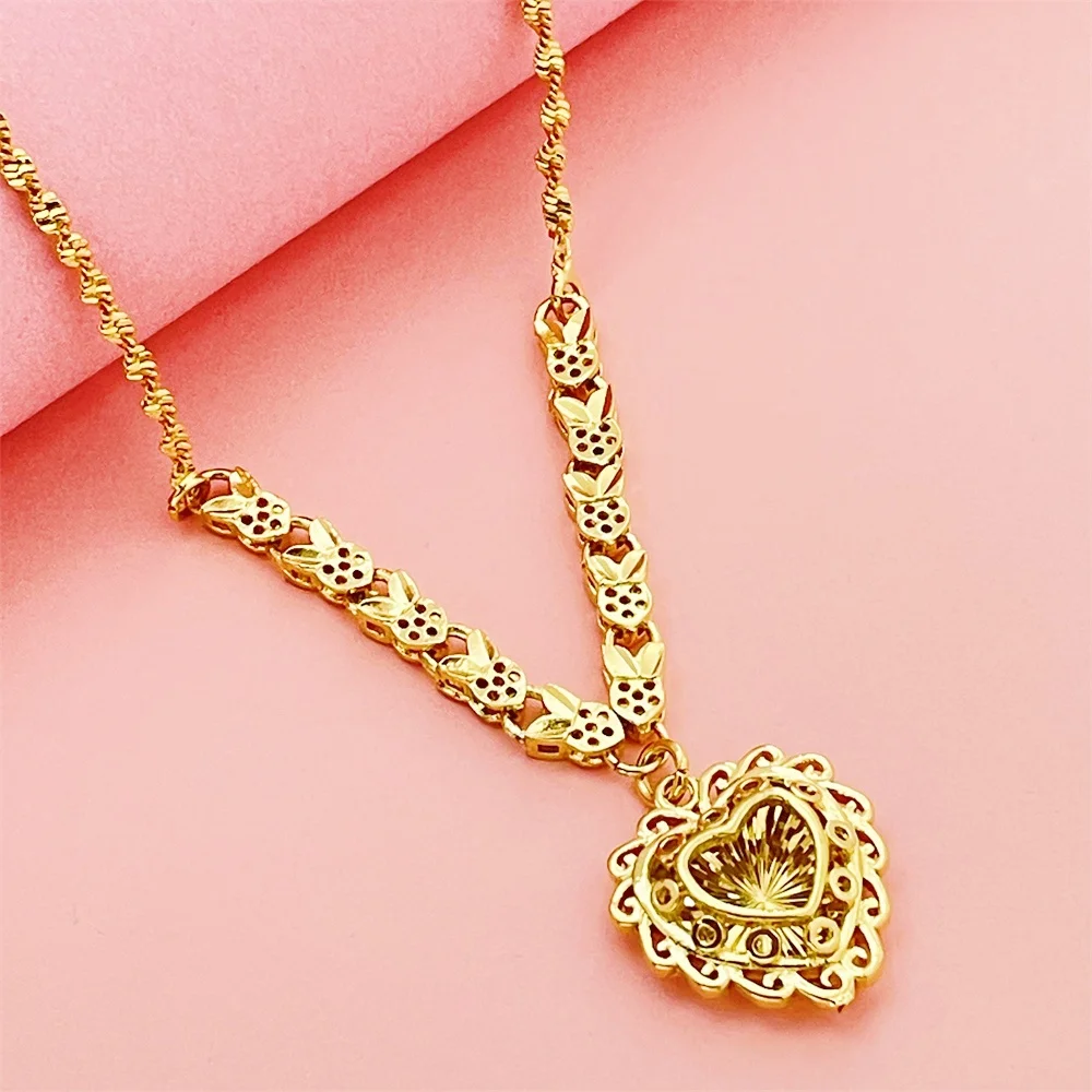 Fashion gold color copper gold plated vacuum electroplated gold heart pendant necklace light luxury peach heart fashion jewelry