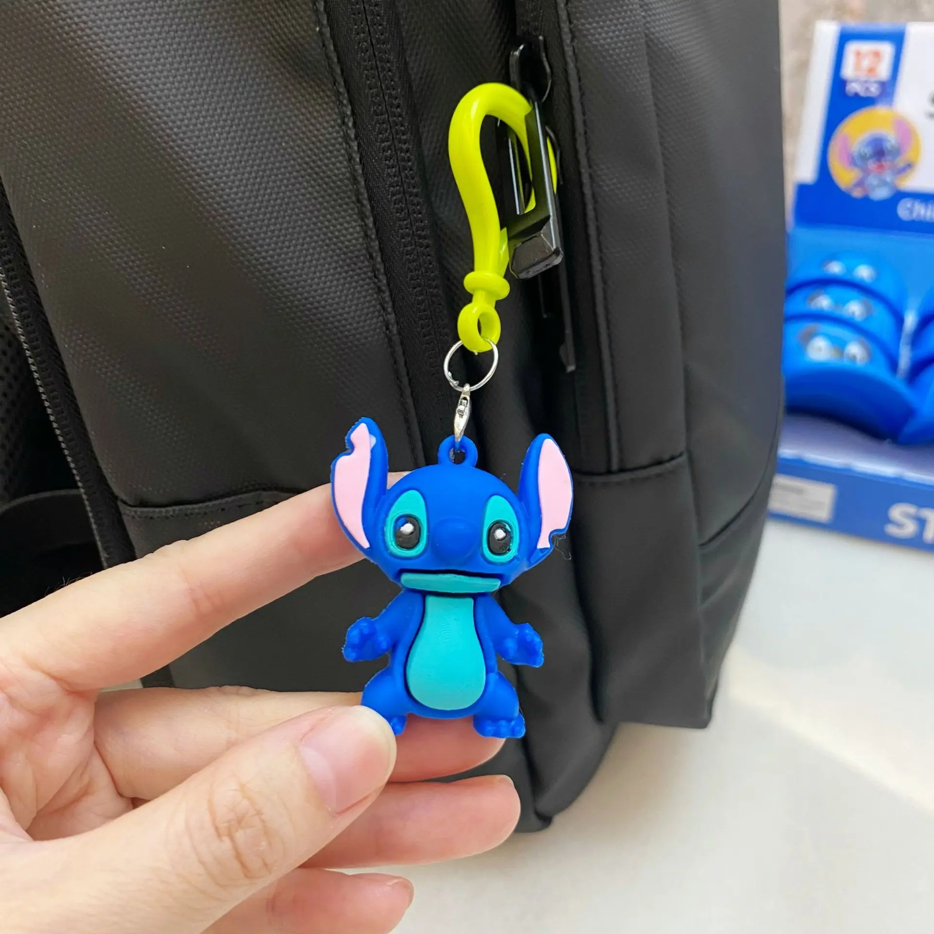 مجموعة ألعاب صندوق ستيتش المفاتيح الغامضة مع ملحقات حقيبة الظهر لسلسلة مفاتيح القبعة لمجموعة هدايا الأطفال