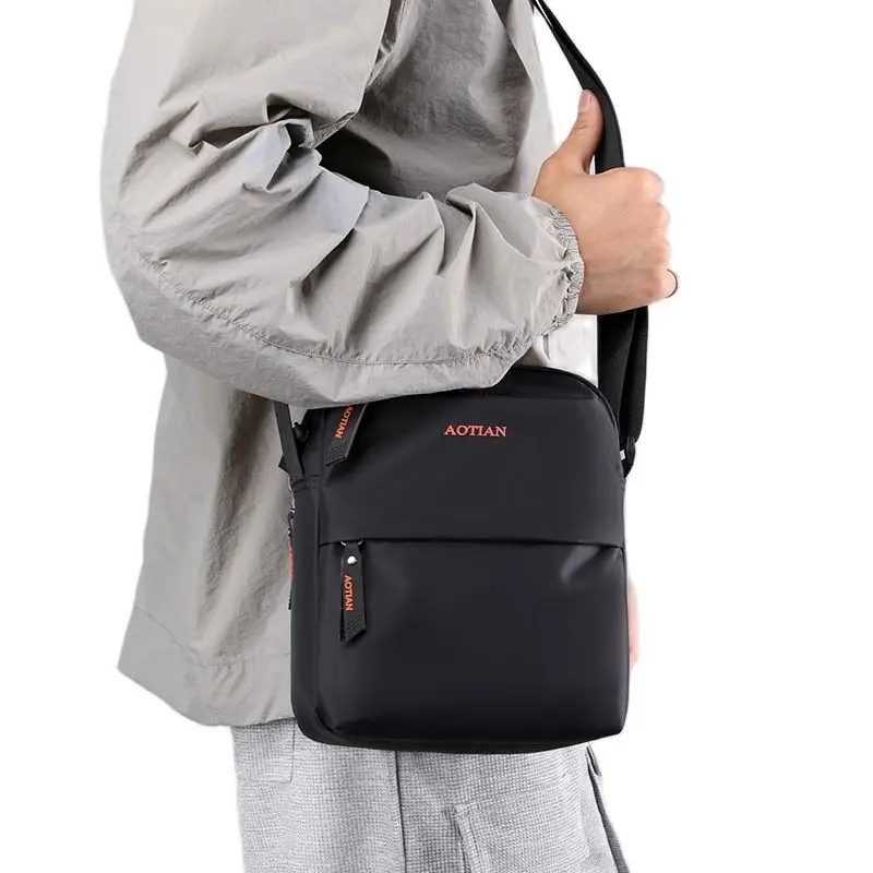 Simple Men\'s Shoulder Bag Vertical Casual Crossbody Bag Outdoor Trend Fashionable Messenger Bag Men Satchel Bag Sling Bag Men