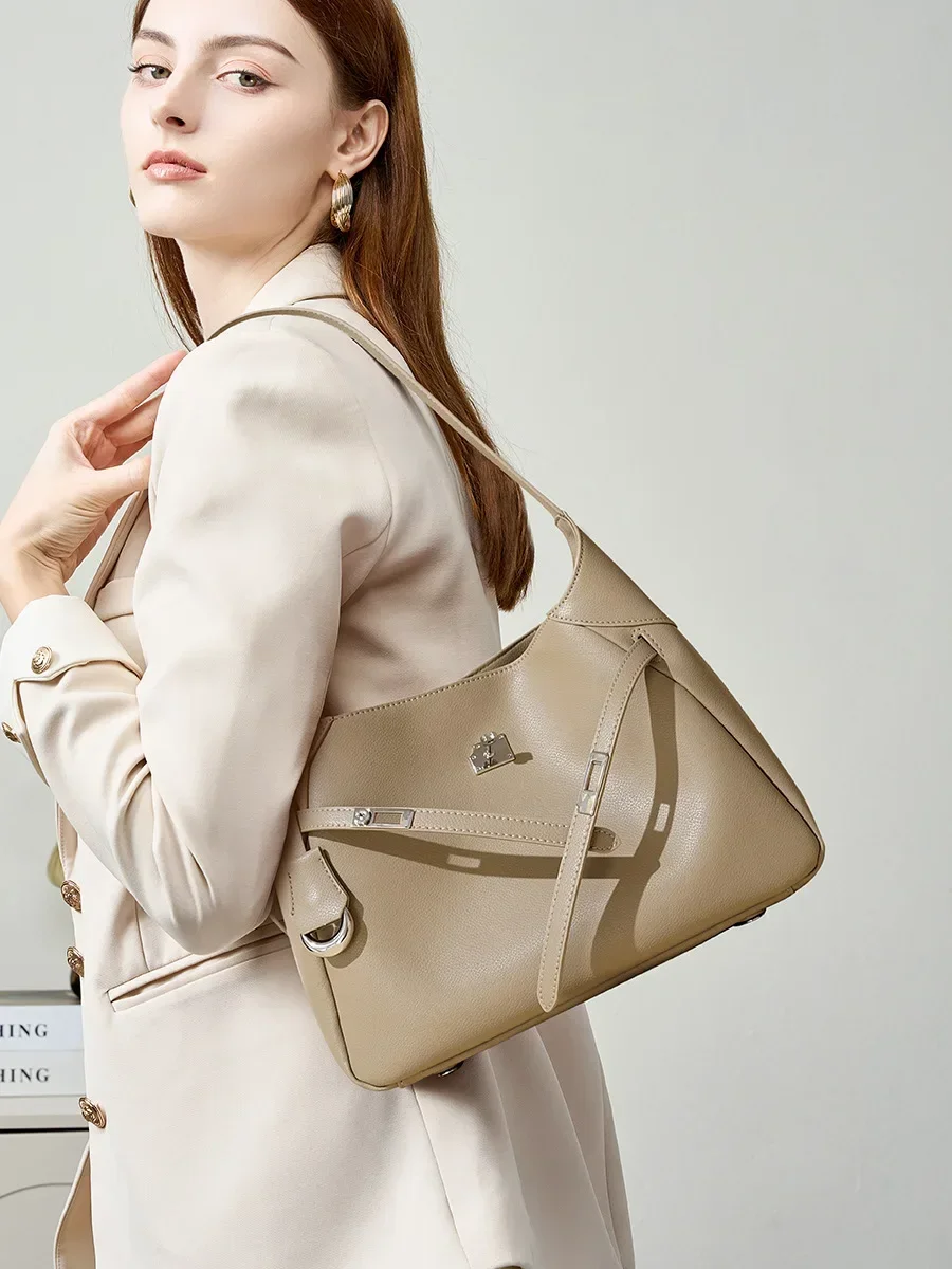 

Fashionable buckle cowhide tote bag for commuting, versatile and high-end, large capacity single shoulder underarm bag for women