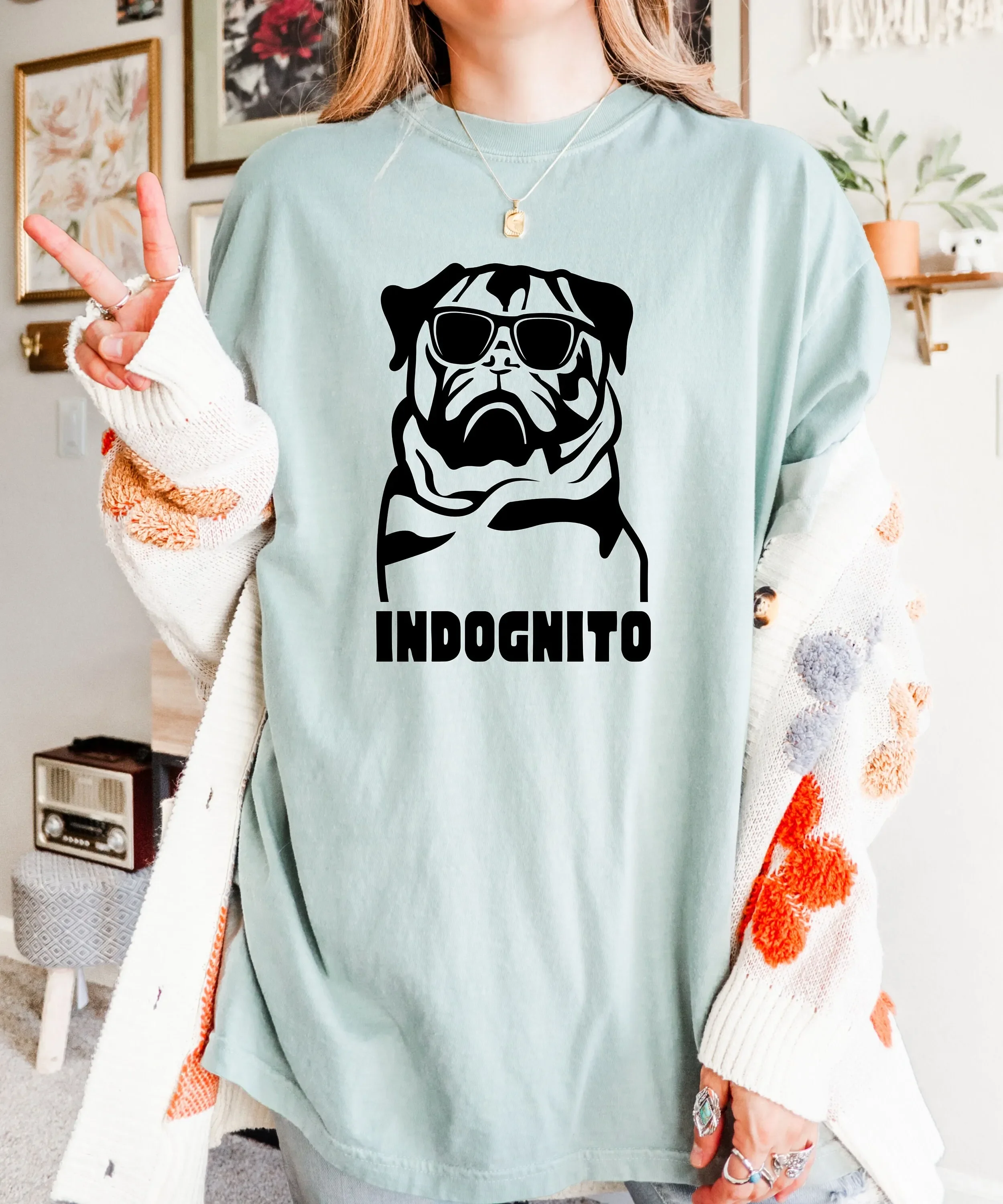 Indognito Incognito Funny English Bulldog Dog Sunglasses Heavy Weight Comfort Colors T Shirt