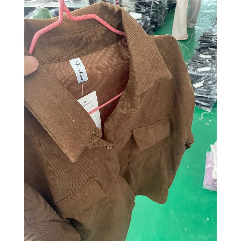 Podzimní retro všestranný jednořadý odhalující límec s dlouhým rukávem pro ženy, kávový ležérní s kapsami, volný kabát - náhled 3