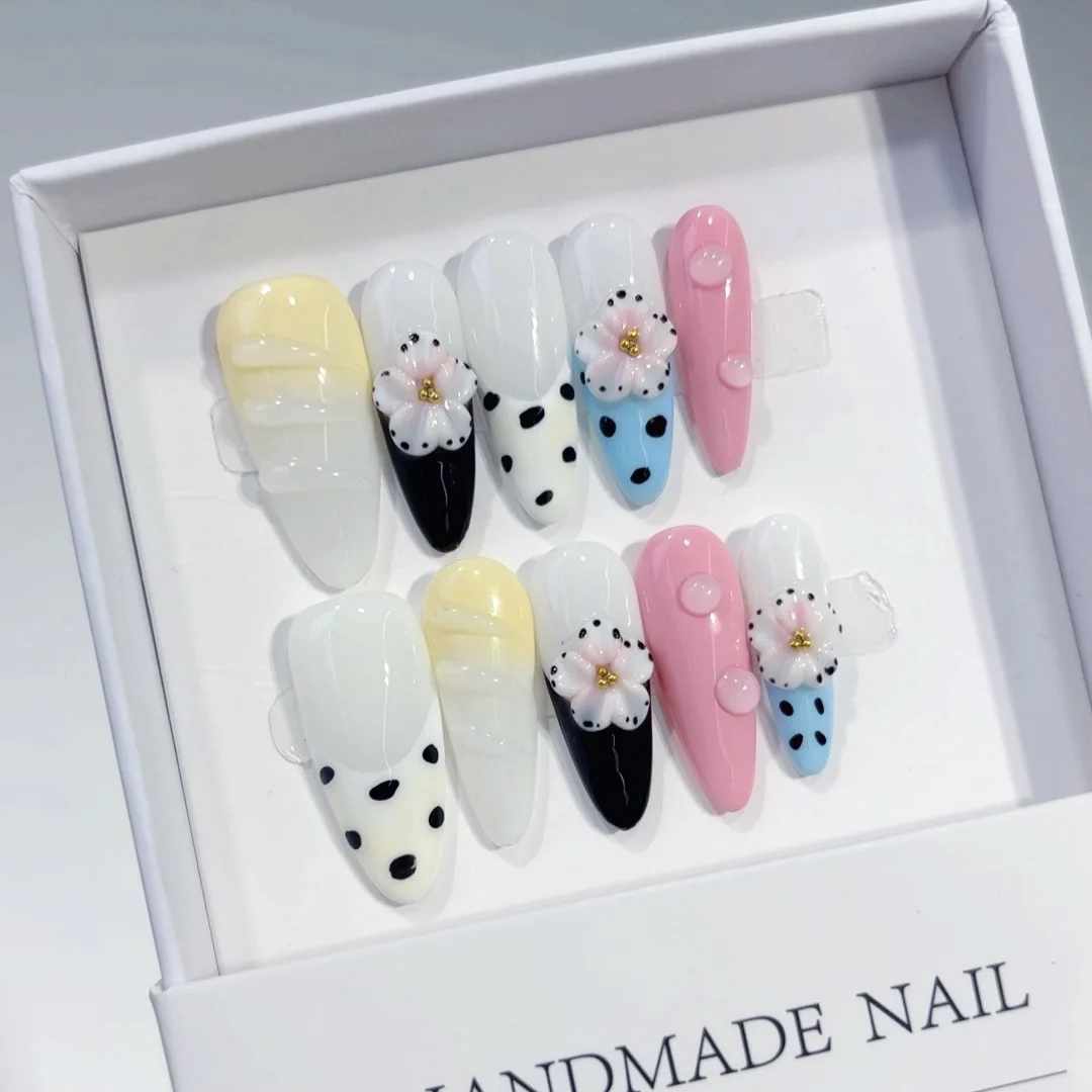 

10 шт. Накладные ногти ручной работы: шикарный коровий принт, миндалевидная форма, французский маникюр, 3D-цветы, декоративные накладные ногти