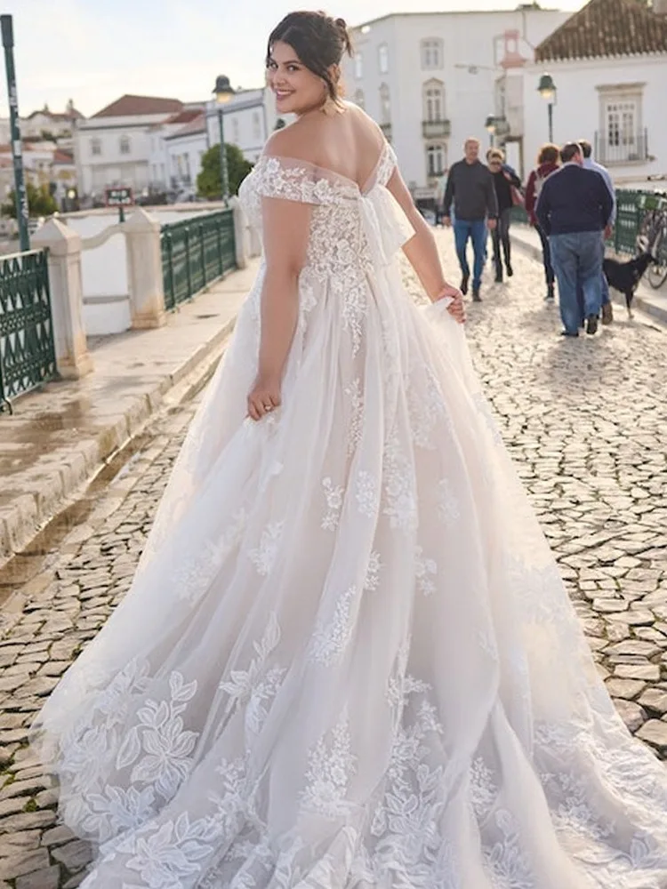 Plus Size Off Shoulder Appliques Sweetheart  Wedding Dress Short Sleeves Backless  Lace Up Bridal Gown Elegant robes de mariée