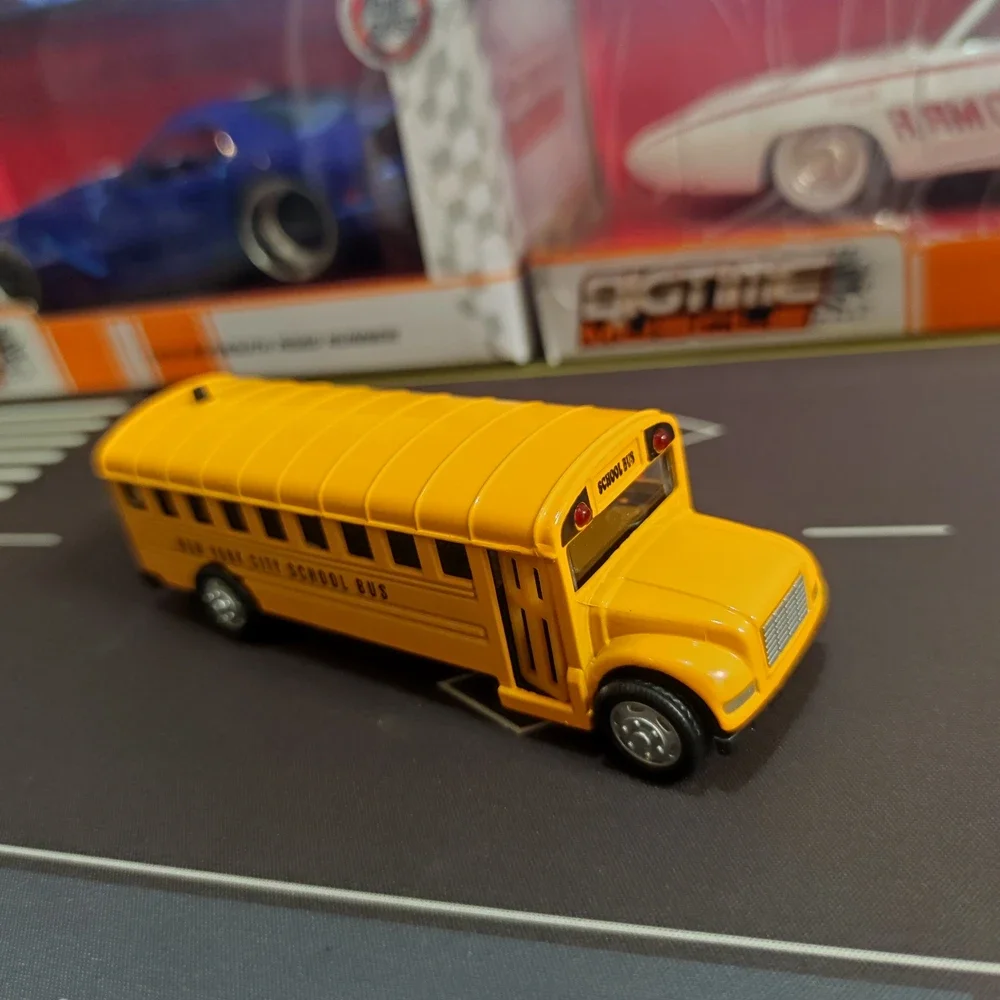 School Bus Model Ornaments Sound and Light Boy Gifts Car for Adult Child Collectible Gift Display Door Can Be Opened