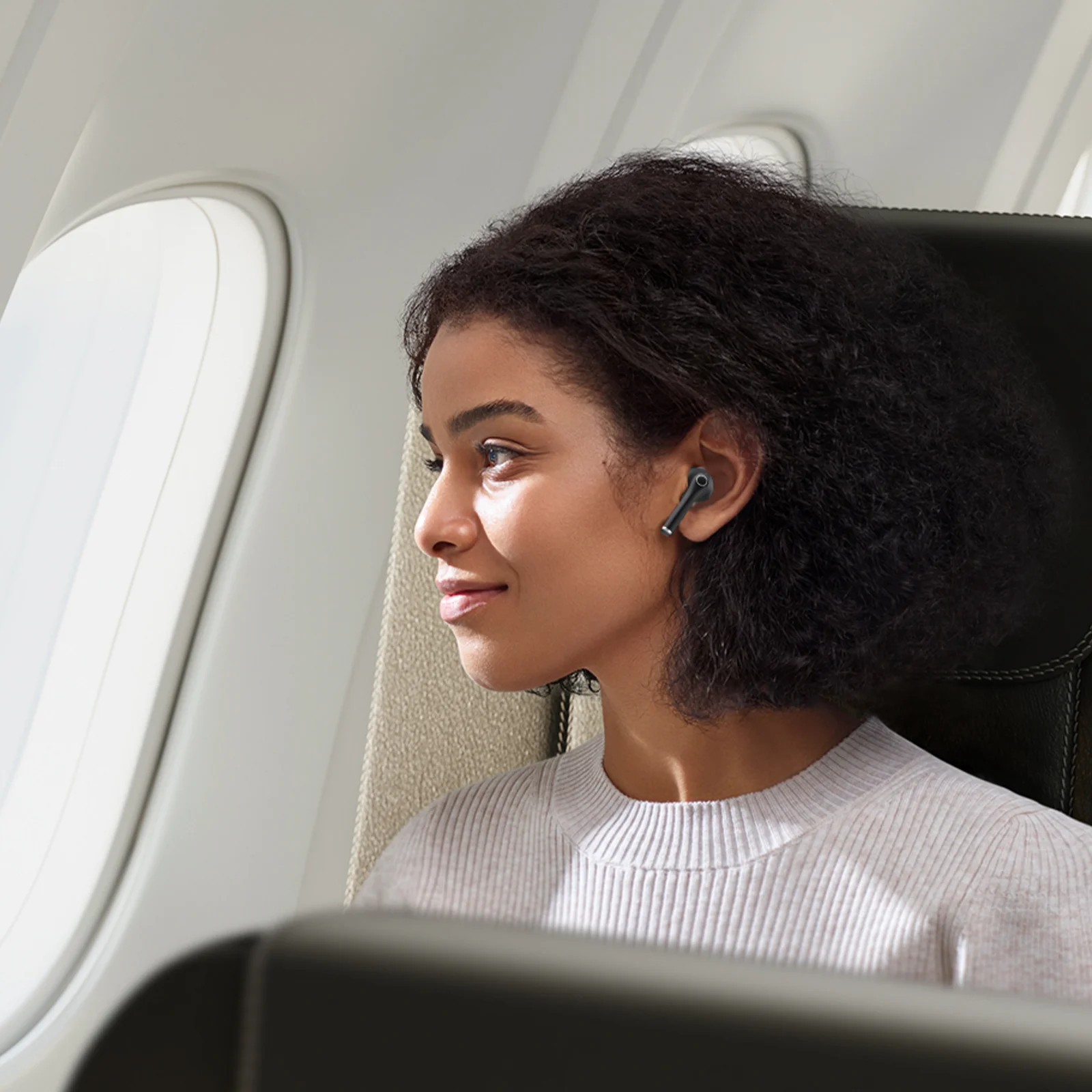 1HORA TWS سماعة رأس بخاصية البلوتوث AUT201 Deep Bass Effect Smart Touch HD Call خفيفة لجميع الهواتف الذكية سماعة لاسلكية تعمل بالبلوتوث