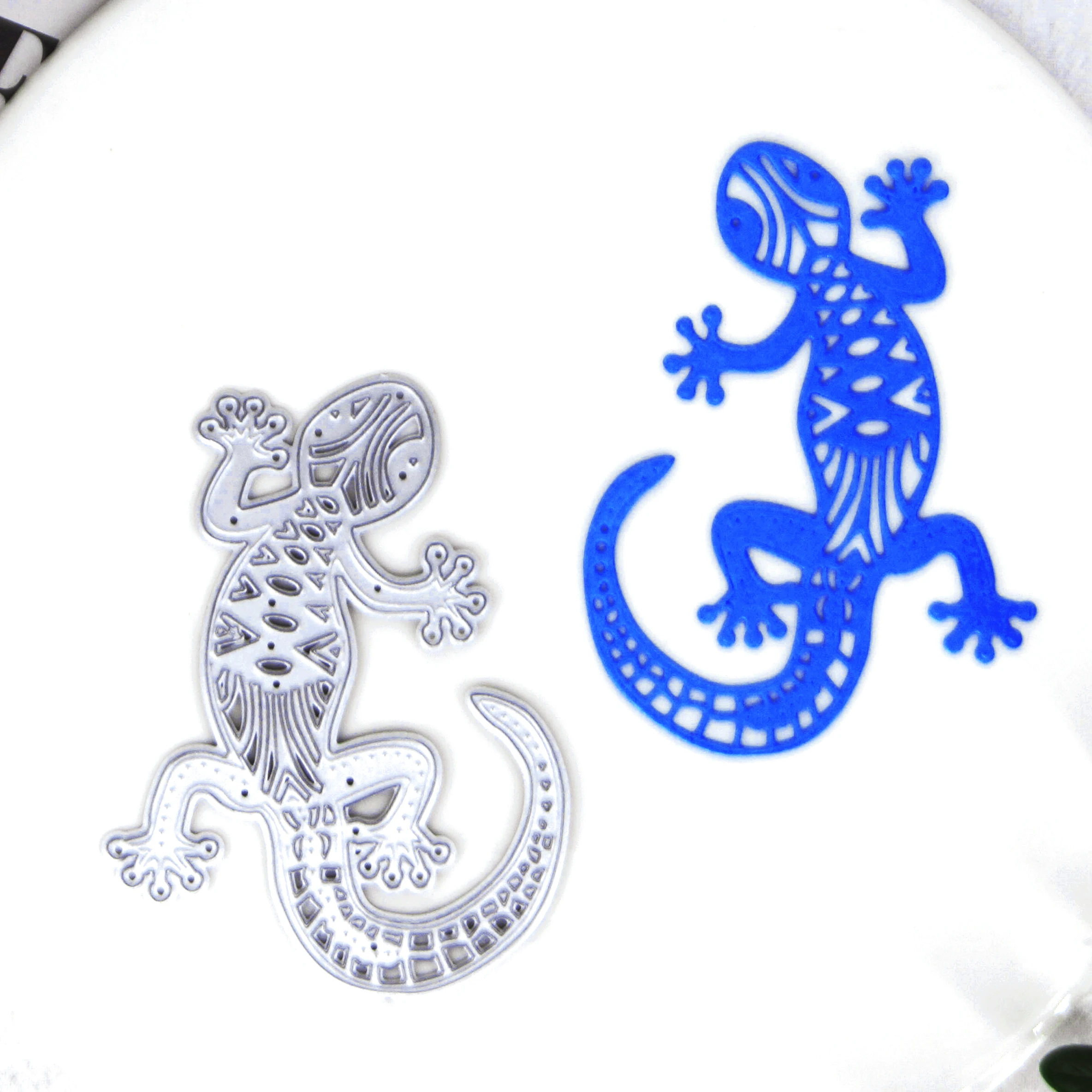 Gecko Metal Cutting Dies Stencil Scrapbooking DIY Album Stamp Paper Card Embossing Decoration Craft Blade Punch Stencils Dies