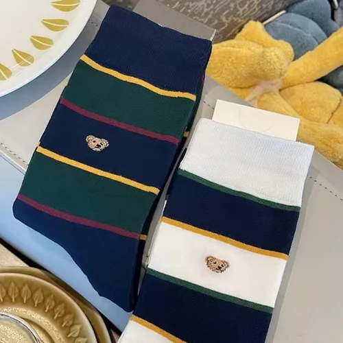 Imagen 2 del producto Calcetines de algodón con dibujos animados para hombre, medias transpirables de estilo Harajuku, ideal para monopatín, regalo de Navidad, 1 par